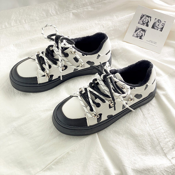 Ženske tenisice s aplikacijom i vezicama