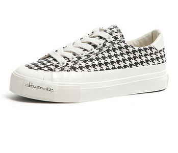 Casual γυναικεία sneakers με σχέδιο και επίπεδη σόλα