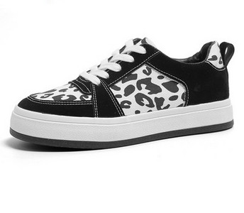 Γυναικεία sneakers με κορδόνια και άνιμαλ πριντ