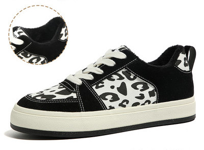 Γυναικεία sneakers με κορδόνια και άνιμαλ πριντ