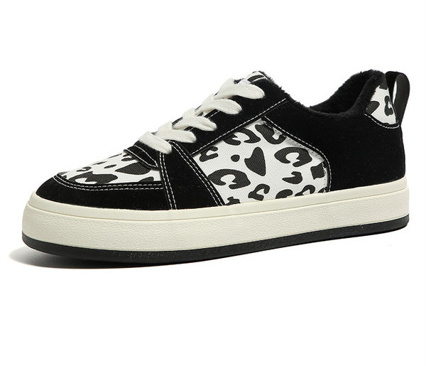 Ženske tenisice s vezicama i životinjskim uzorkom