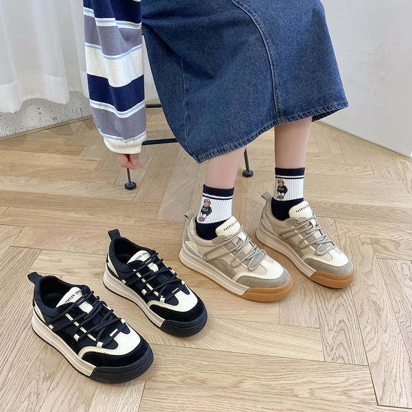 Γυναικεία sneakers με κορδόνια σε καφέ και μαύρο χρώμα