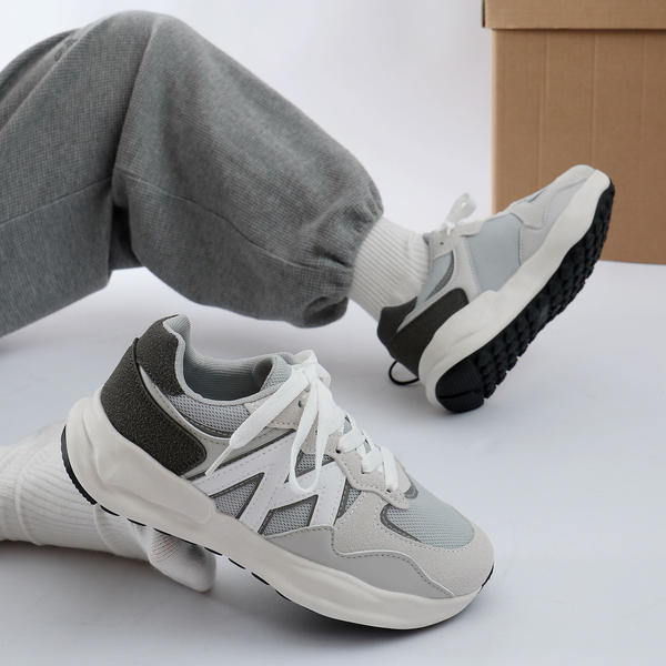 Casual γυναικεία sneakers απλό μοντέλο με επίπεδη σόλα