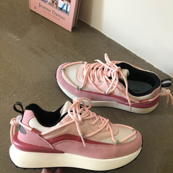 Γυναικεία sneakers με eco suede κορδόνια