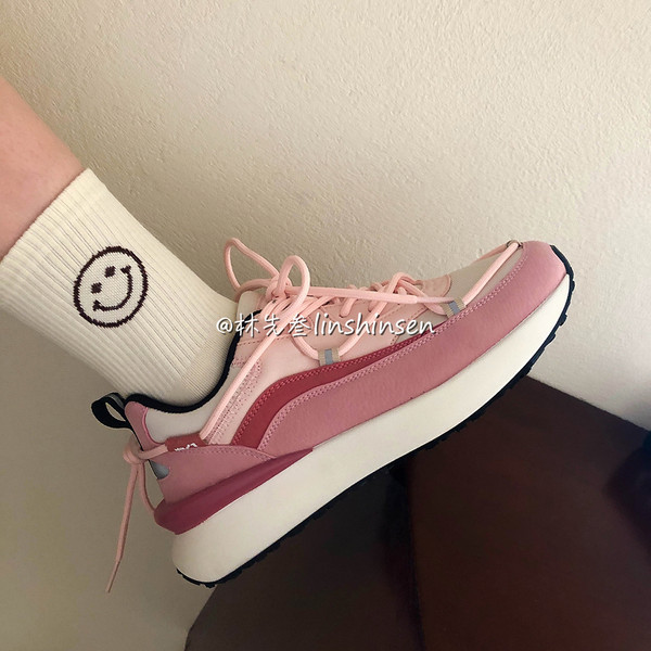 Γυναικεία sneakers με eco suede κορδόνια