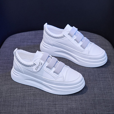 Γυναικεία μοντέρνα sneakers με velcro σε δύο μοντέλα