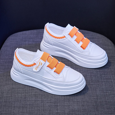 Γυναικεία μοντέρνα sneakers με velcro σε δύο μοντέλα