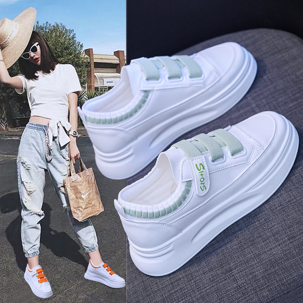 Γυναικεία μοντέρνα sneakers με velcro σε δύο μοντέλα