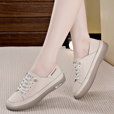 Μοντέρνα γυναικεία sneakers με επίπεδη σόλα σε τρία μοντέλα