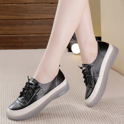 Μοντέρνα γυναικεία sneakers με επίπεδη σόλα σε τρία μοντέλα