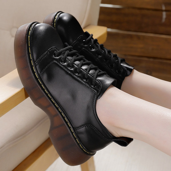 Γυναικεία παπούτσια από οικολογικό δέρμα με κορδόνια σε πολλά χρώματα