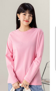 Μονόχρωμη βαμβακερή μπλούζα με οβάλ λαιμόκοψη και μακριά μανίκια