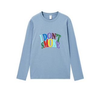 Γυναικεία μονόχρωμη μπλούζα με πολύχρωμη επιγραφή