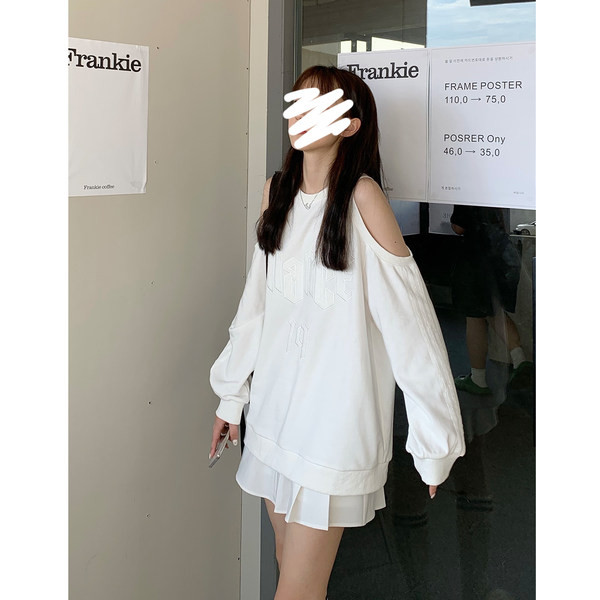 Bluză modernă de toamnă cu umerii goi