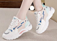 Γυναικεία sneakers με κορδόνια και τραχιά σόλα