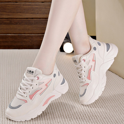 Γυναικεία sneakers με κορδόνια και τραχιά σόλα