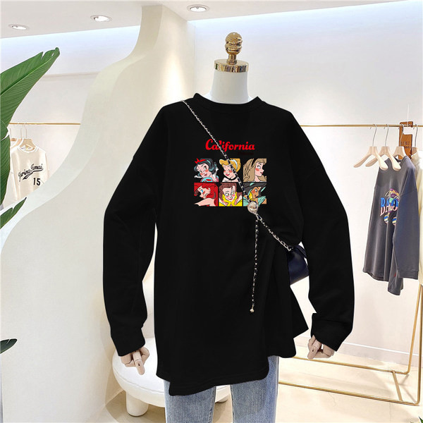 Široka jesensko-zimska bluza s ovalnim izrezom i printom u boji