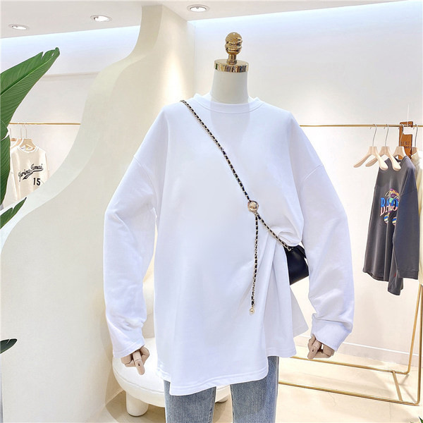 Široka jesensko-zimska bluza s ovalnim izrezom i printom u boji