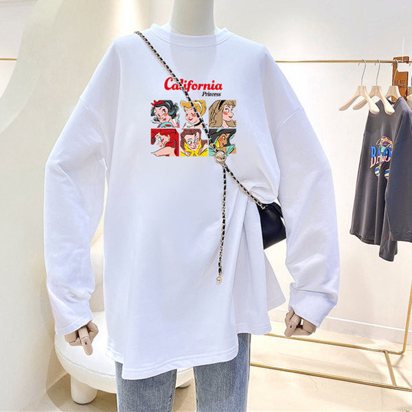 Široka jesensko-zimska bluza s ovalnim izrezom i printom u boji