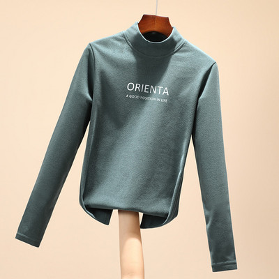 Polo dens de toamnă-iarnă cu o inscripție