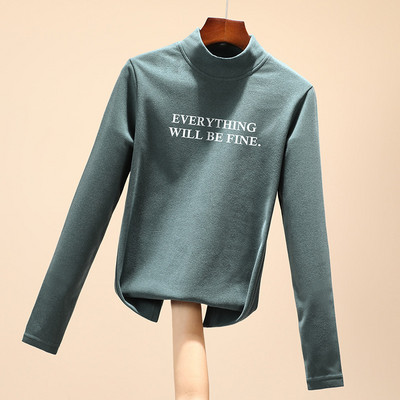 Polo dens de toamnă-iarnă cu o inscripție