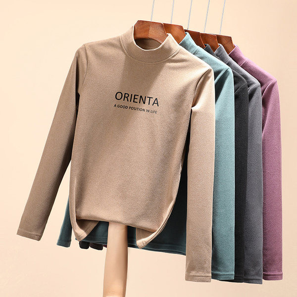 Polo dens de toamnă-iarnă cu o inscripție