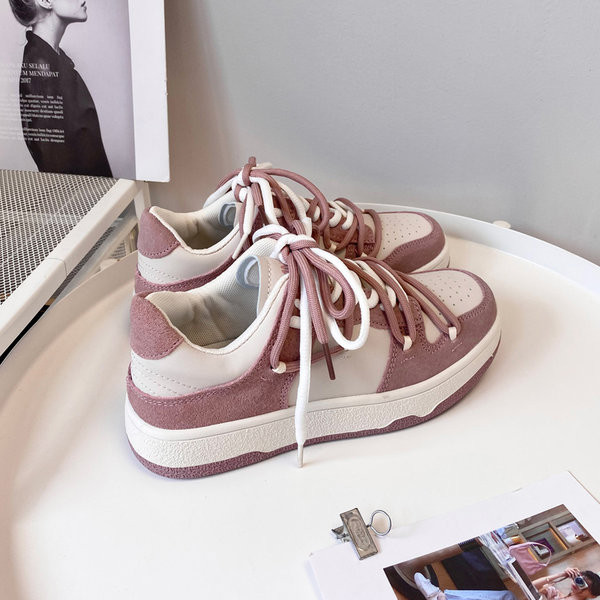 Tenisi de dama de culoare roz si sireturi