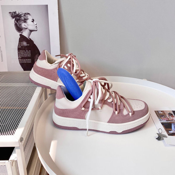 Tenisi de dama de culoare roz si sireturi