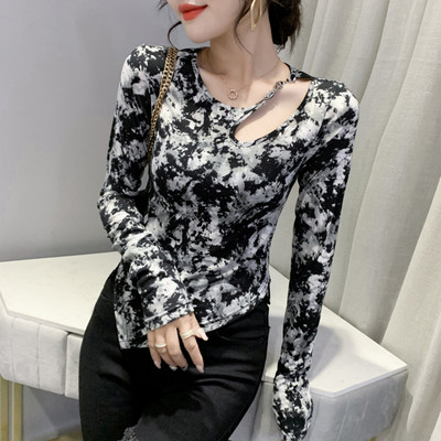 Bluză asimetrică cu decor metalic