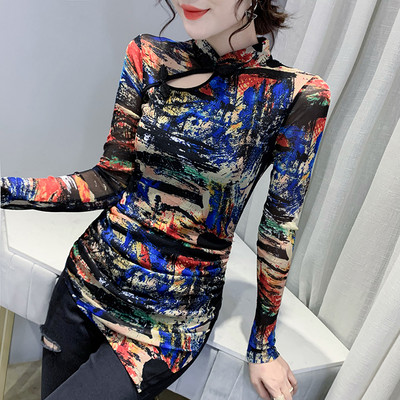 Pripijena asimetrična bluza s izrezima