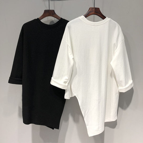 Široka asimetrična bluza s 3/4 rukavima