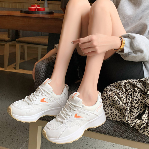 Novi model ženskih tenisica sa pertlama u bijeloj boji