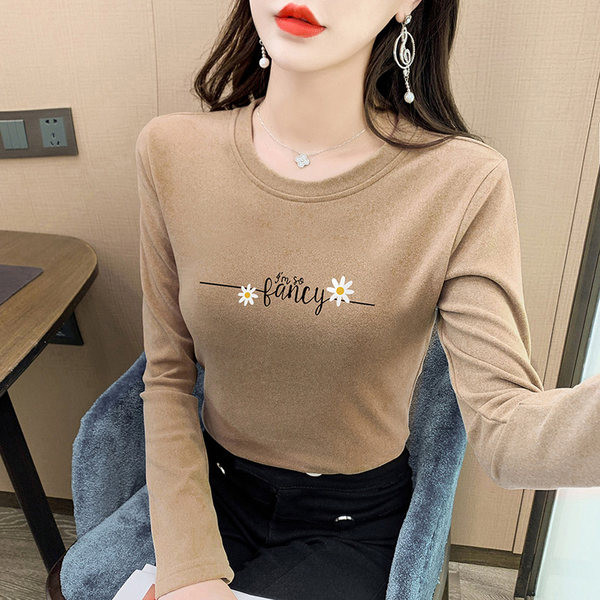 Bluză de damă mulată cu imprimeu color și inscripție