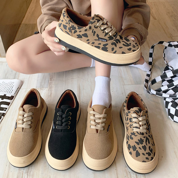 Adidași de damă cu șireturi în negru și maro