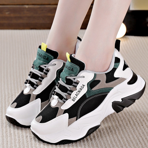 Adidasi de dama cu sireturi si talpa plata