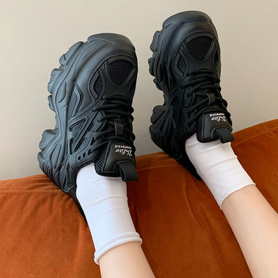 Novi model ženskih tenisica sa grubim đonom i vezicama - tri boje