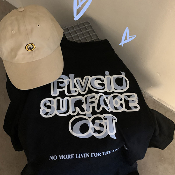 Ležerna široka majica s printom u boji