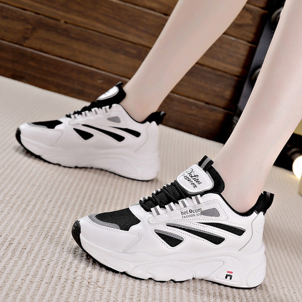 Ležerne ženske tenisice s visokim ravnim potplatom i vezicama