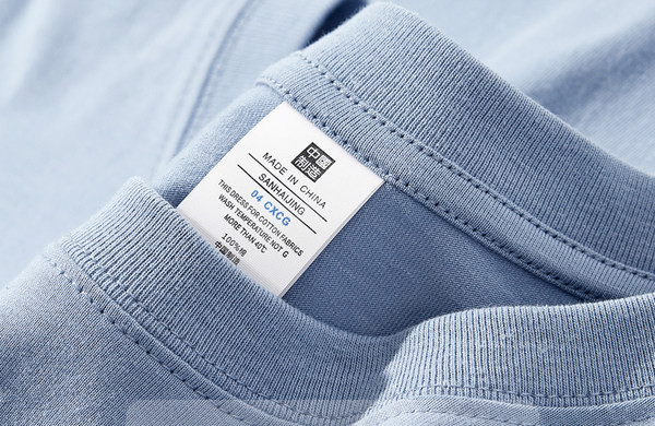 Ležerna proljetno-jesenska bluza s printom u boji