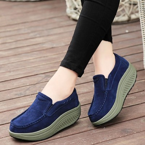 Ženske casual cipele od umjetne antilop kože s visokim potplatom