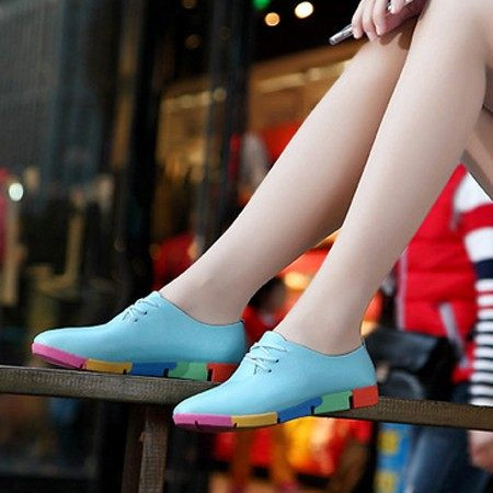 Γυναικεία αθλητικά παπούτσια με χρωματιστές σόλες - τέσσερα χρώματα