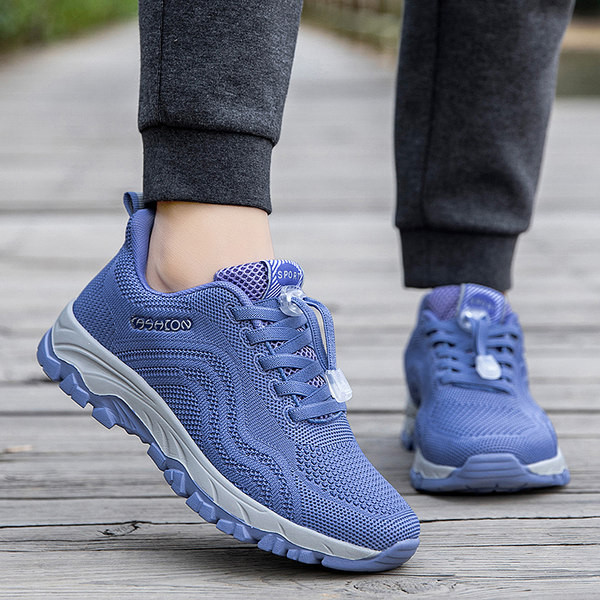 Adidași sport dintr-o rețea pentru bărbați și femei