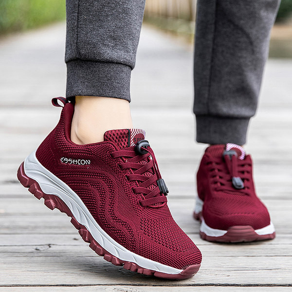 Adidași sport dintr-o rețea pentru bărbați și femei