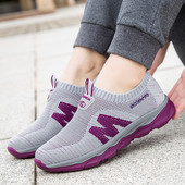 Γυναικεία υφασμάτινα sneakers με επίπεδη σόλα σε πολλά χρώματα