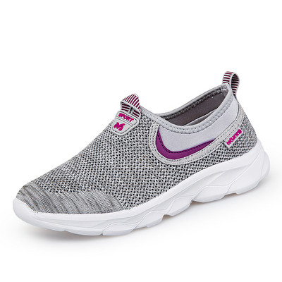 Γυναικεία υφασμάτινα sneakers με επίπεδη σόλα σε πολλά χρώματα