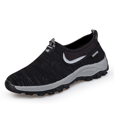 Γυναικεία υφασμάτινα sneakers με επίπεδη σόλα σε πολλά χρώματα