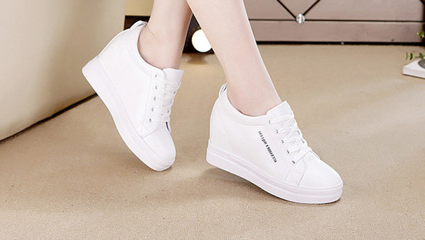 Moderne ženske tenisice s visokom platformom