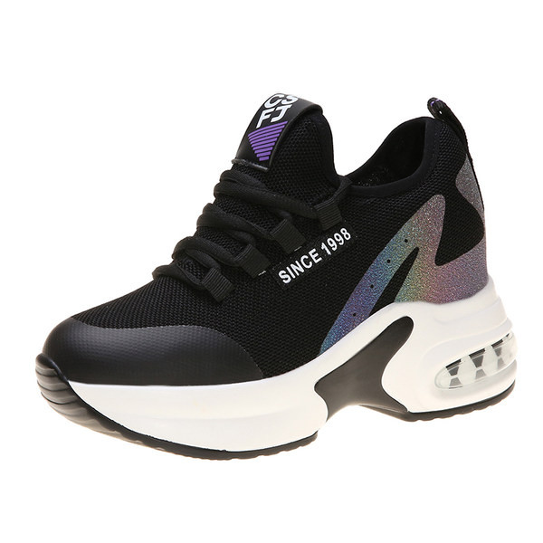 Γυναικεία casual sneakers με ψηλή σόλα και κορδόνια