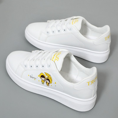 Ženske tenisice u tri modela sa aplikacijom