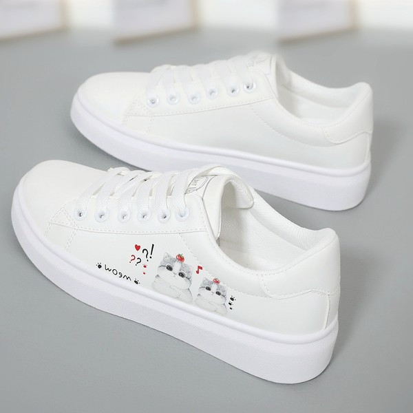 Ženske tenisice u tri modela sa aplikacijom